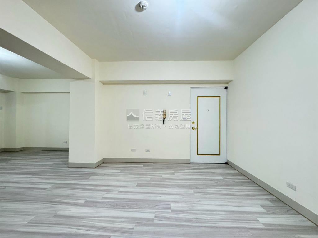 近Ｒ３小港站質感明亮三房房屋室內格局與周邊環境