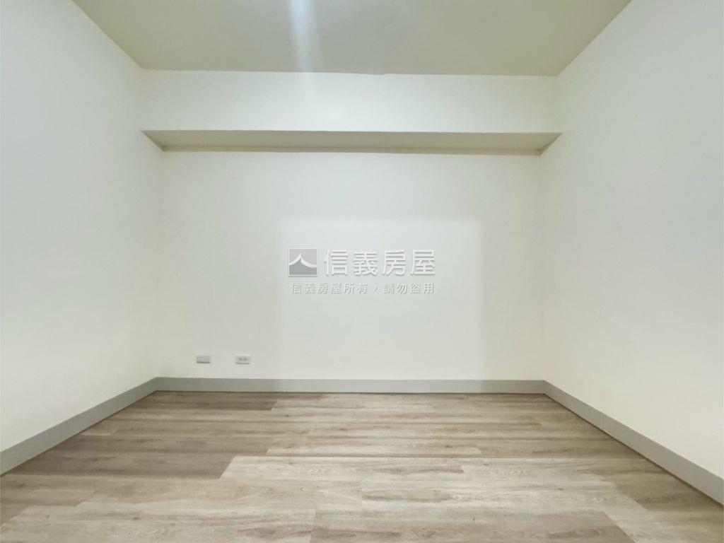 近Ｒ３小港站質感明亮三房房屋室內格局與周邊環境