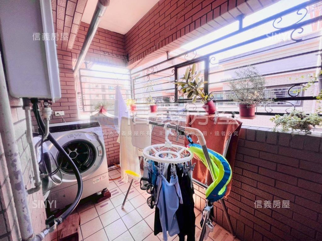 美樹館頂樓三房車位房屋室內格局與周邊環境