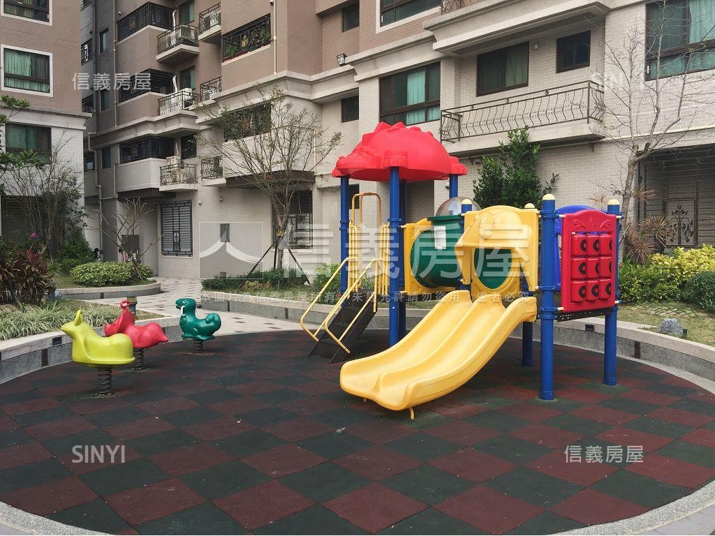 美樹館頂樓三房車位房屋室內格局與周邊環境