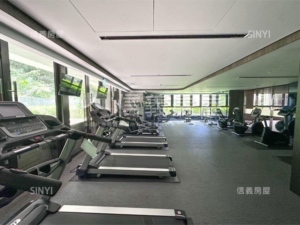 忠孝誠藝寵愛２房車位房屋室內格局與周邊環境