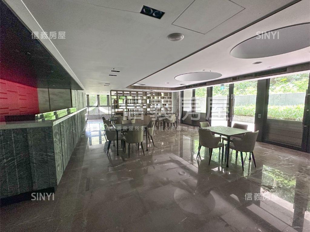 忠孝誠藝寵愛２房車位房屋室內格局與周邊環境