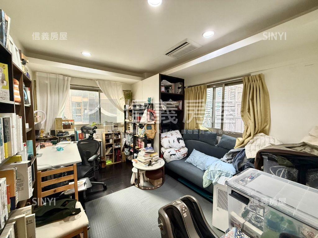 近中山★稀有兩房坡平車房屋室內格局與周邊環境