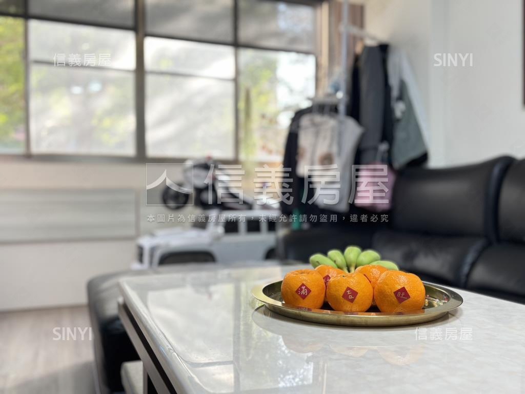 面綠樹長谷鳳凰三房平車房屋室內格局與周邊環境