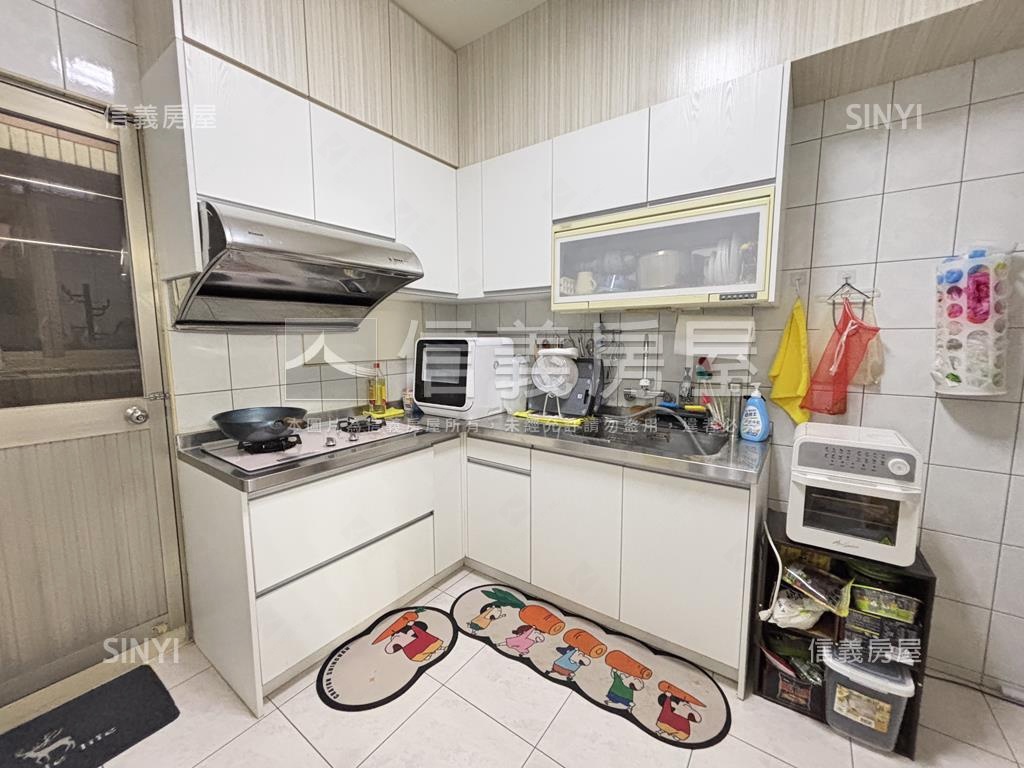 面綠樹長谷鳳凰三房平車房屋室內格局與周邊環境