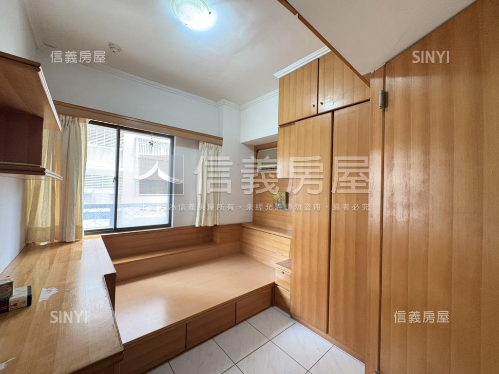 【生活機能】榮譽電梯三房房屋室內格局與周邊環境