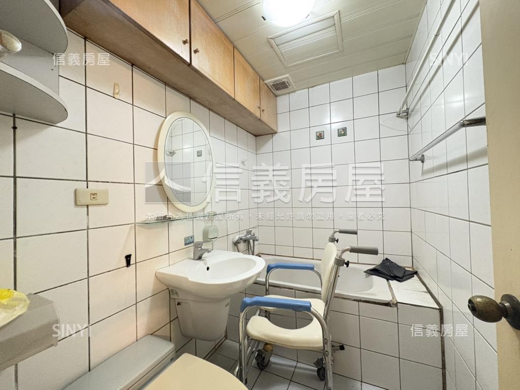 【生活機能】榮譽電梯三房房屋室內格局與周邊環境