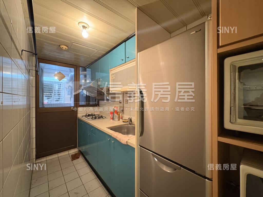 【生活機能】榮譽電梯三房房屋室內格局與周邊環境