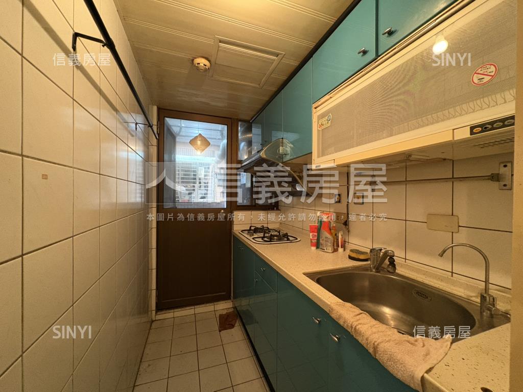 【生活機能】榮譽電梯三房房屋室內格局與周邊環境