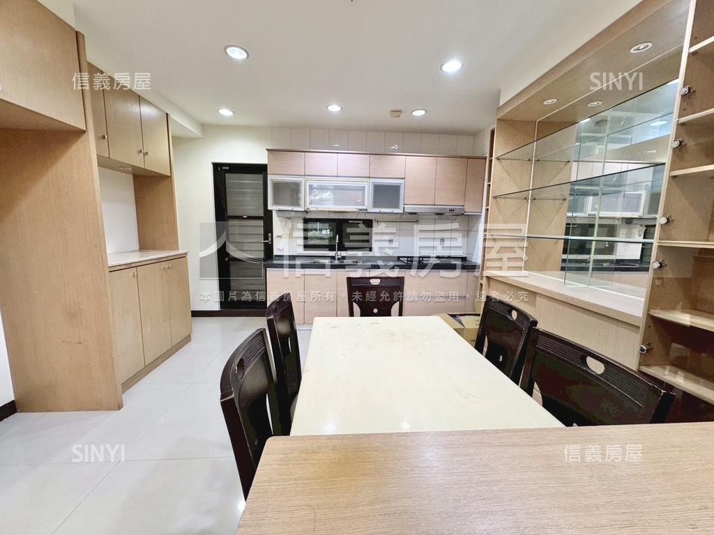 美麗樂活邊間並排雙車墅房屋室內格局與周邊環境