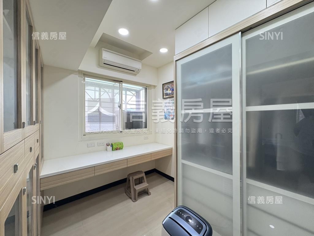 【邊間】高雅採光電梯三房房屋室內格局與周邊環境