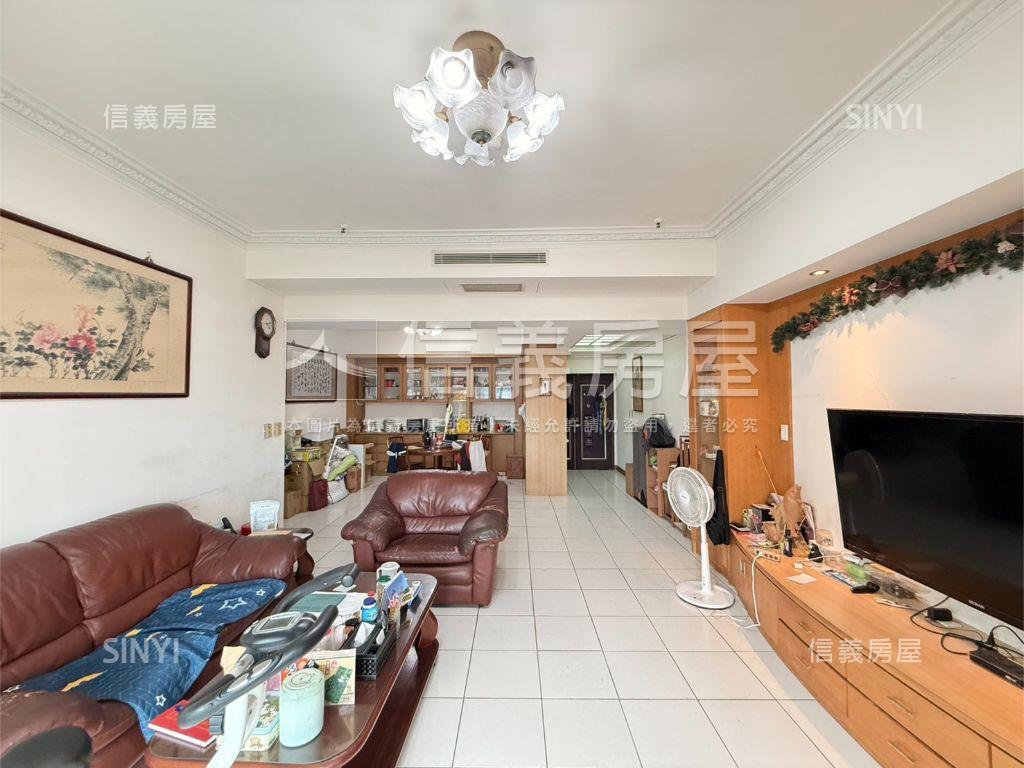 擎天採光五房三衛房屋室內格局與周邊環境