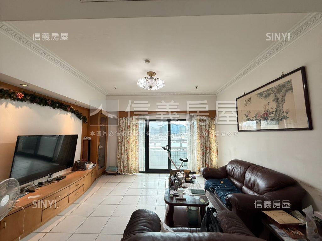 擎天採光五房三衛房屋室內格局與周邊環境