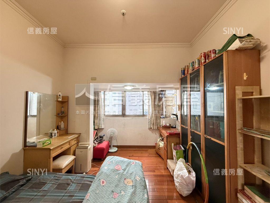 擎天採光五房三衛房屋室內格局與周邊環境