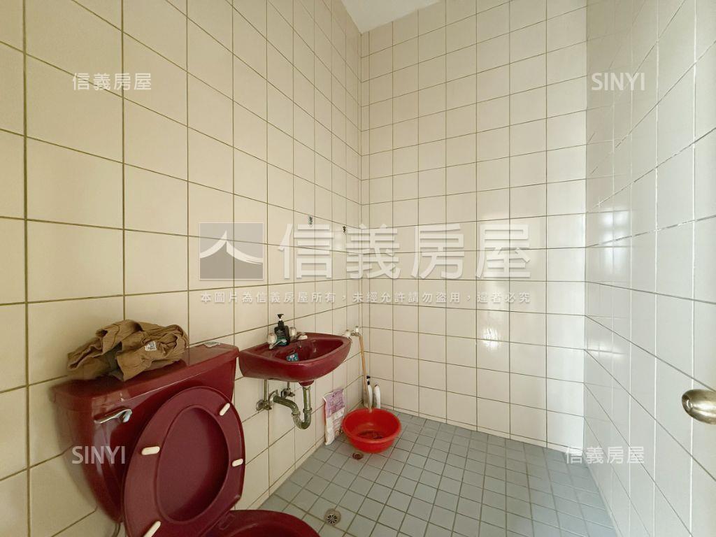 邊間三面採光有孝親房透天房屋室內格局與周邊環境