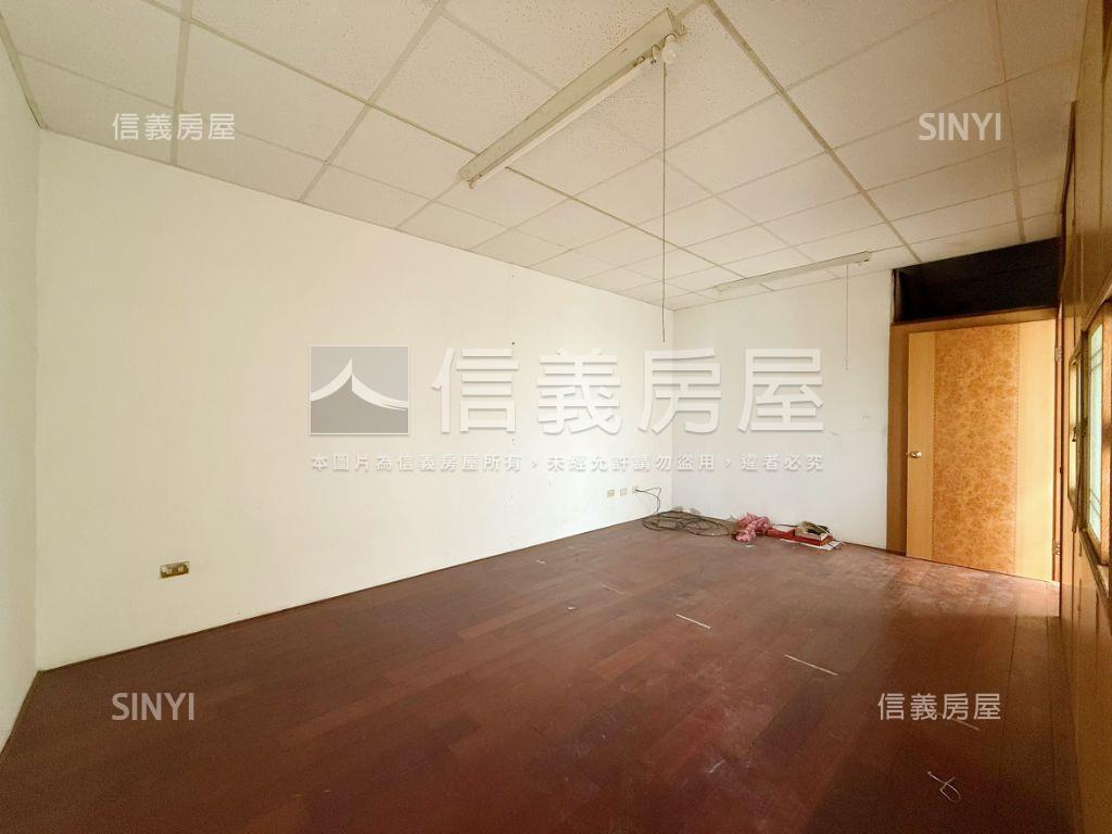 邊間三面採光有孝親房透天房屋室內格局與周邊環境