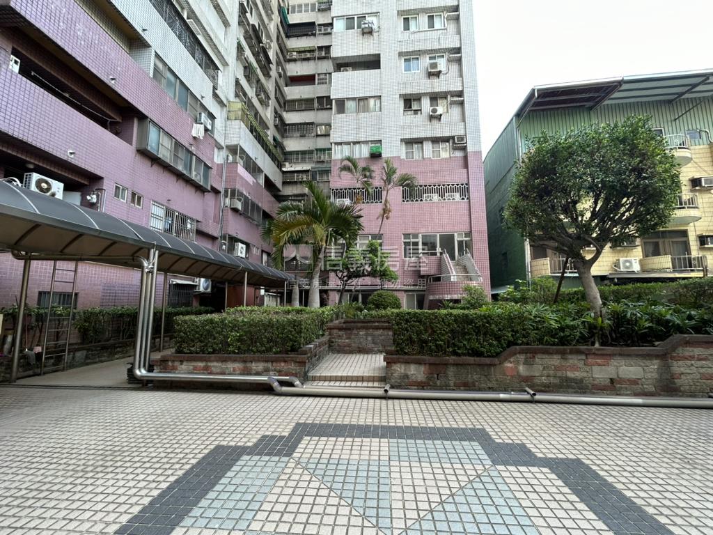 五甲景觀三房車位房屋室內格局與周邊環境