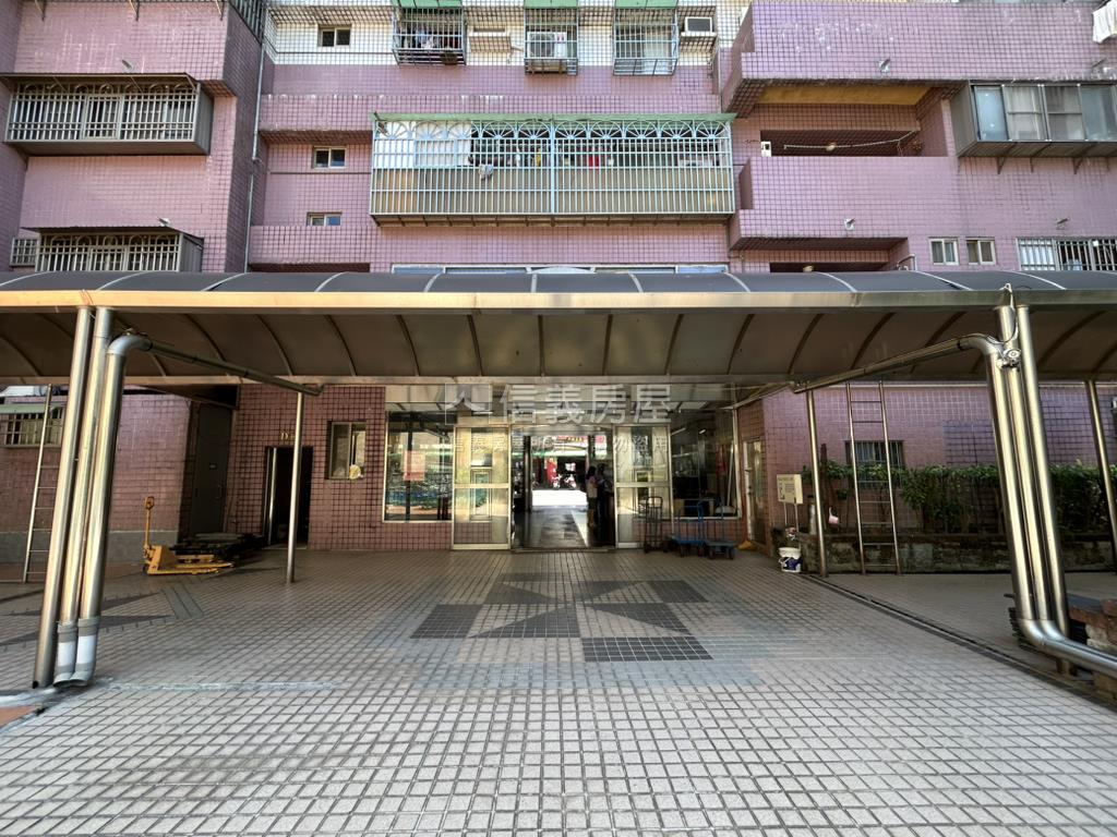 五甲景觀三房車位房屋室內格局與周邊環境