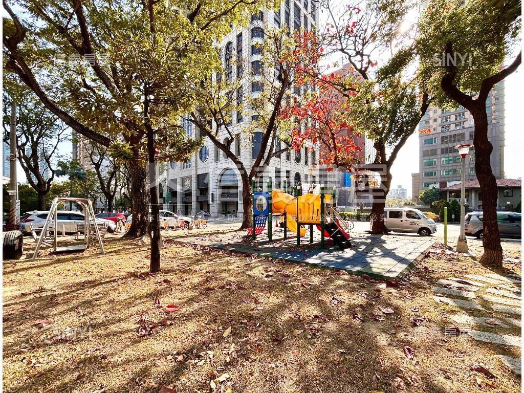 近愛河面寬精品樓店房屋室內格局與周邊環境