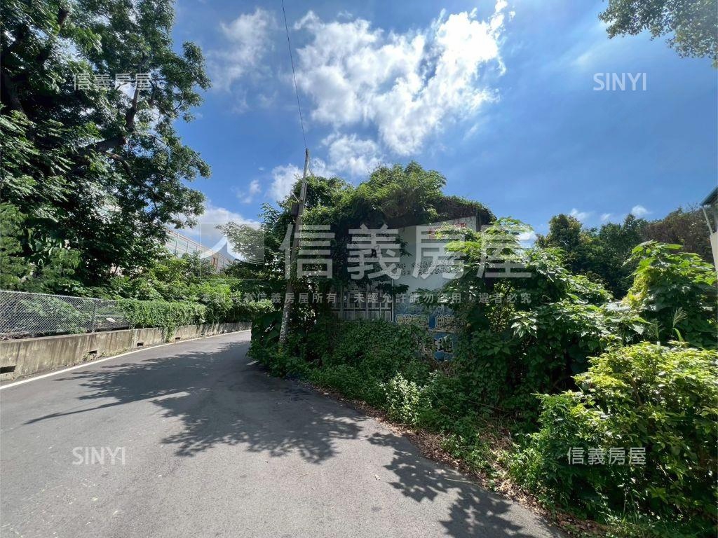 近國道一號過百坪美地房屋室內格局與周邊環境