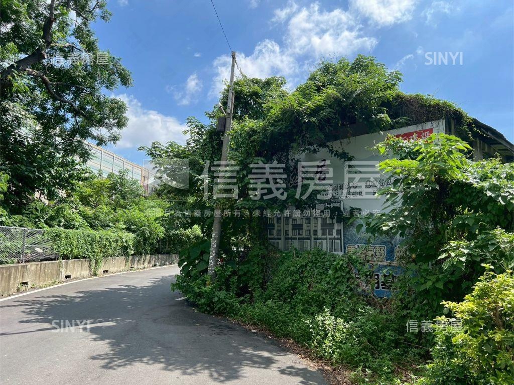 近國道一號過百坪美地房屋室內格局與周邊環境
