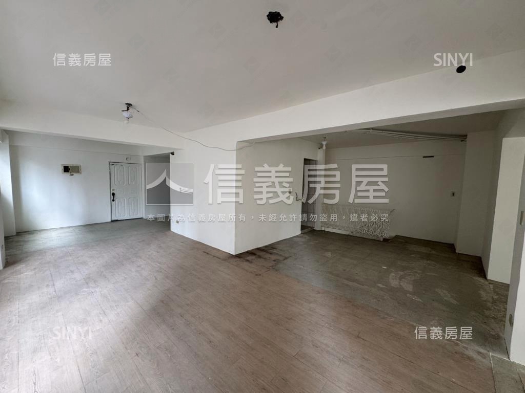 正崇德路角間大面寬店面房屋室內格局與周邊環境