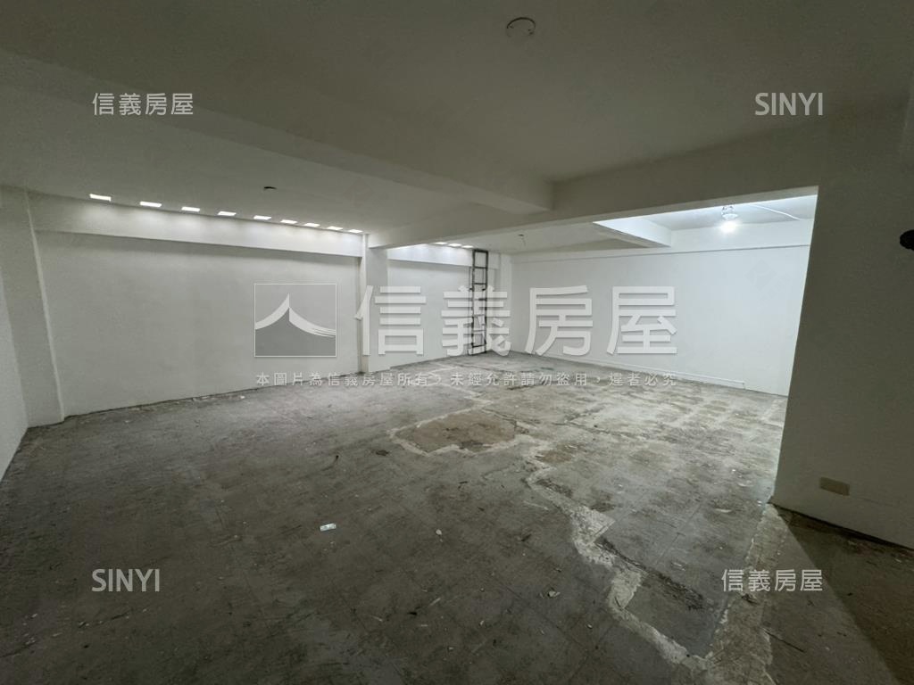 正崇德路角間大面寬店面房屋室內格局與周邊環境