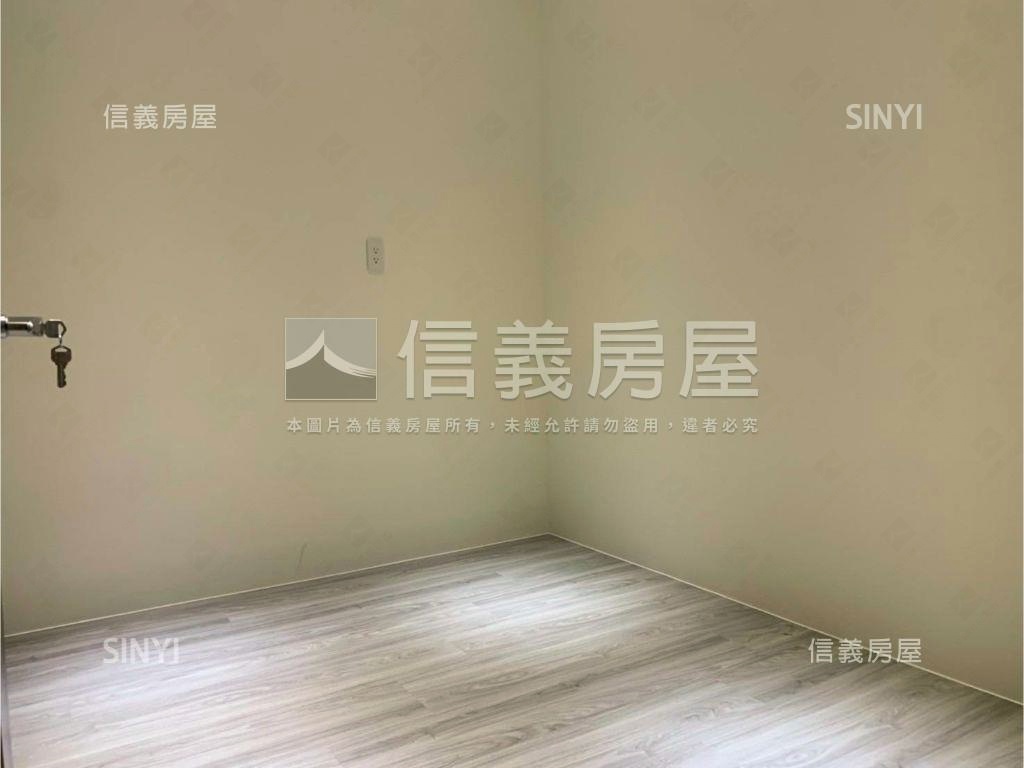 中華裝潢美二樓房屋室內格局與周邊環境