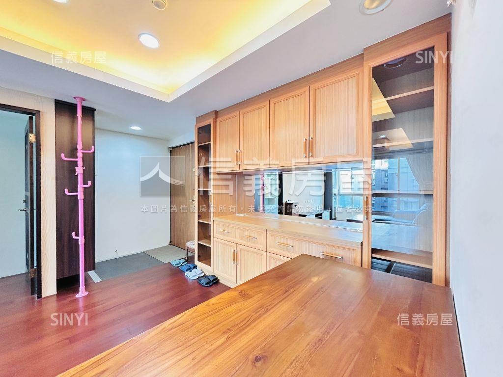 近藝文富士兩房車位房屋室內格局與周邊環境