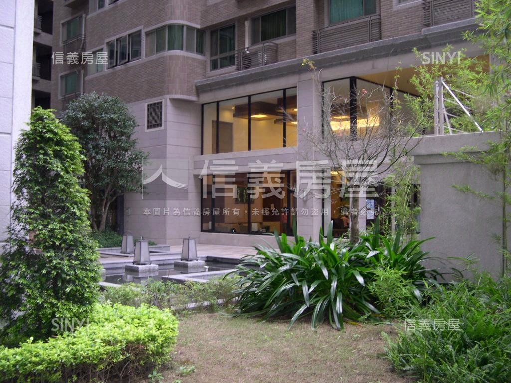 近藝文富士兩房車位房屋室內格局與周邊環境