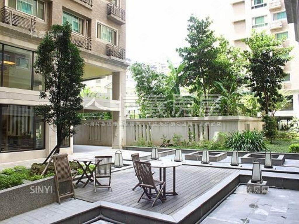 近藝文富士兩房車位房屋室內格局與周邊環境