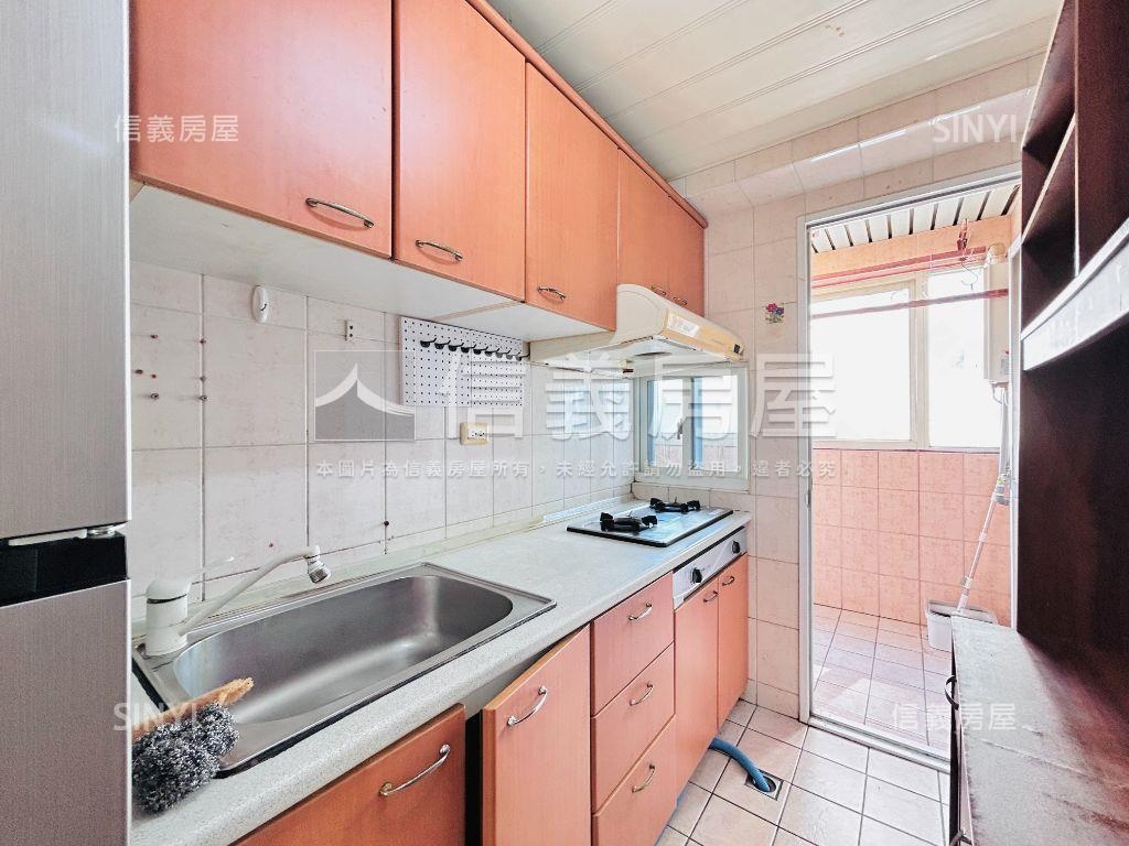 甜蜜。入手三房車位房屋室內格局與周邊環境