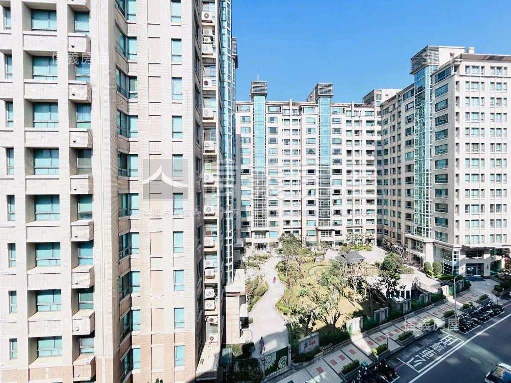 甜蜜。入手三房車位房屋室內格局與周邊環境