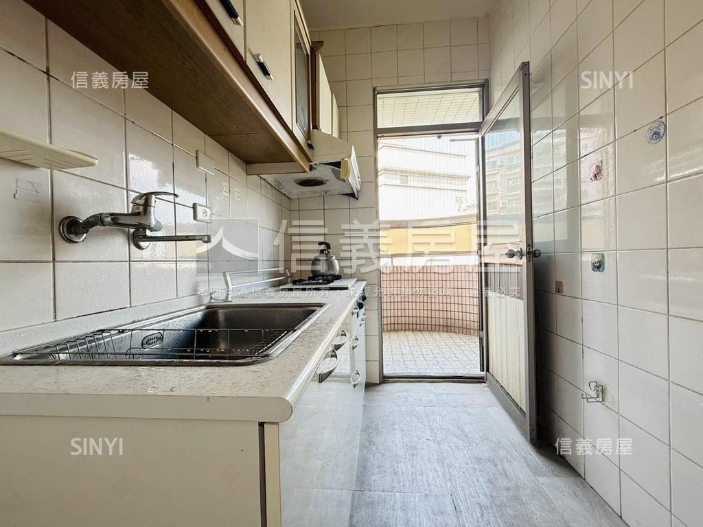 梅川鮮境優美三房平車房屋室內格局與周邊環境