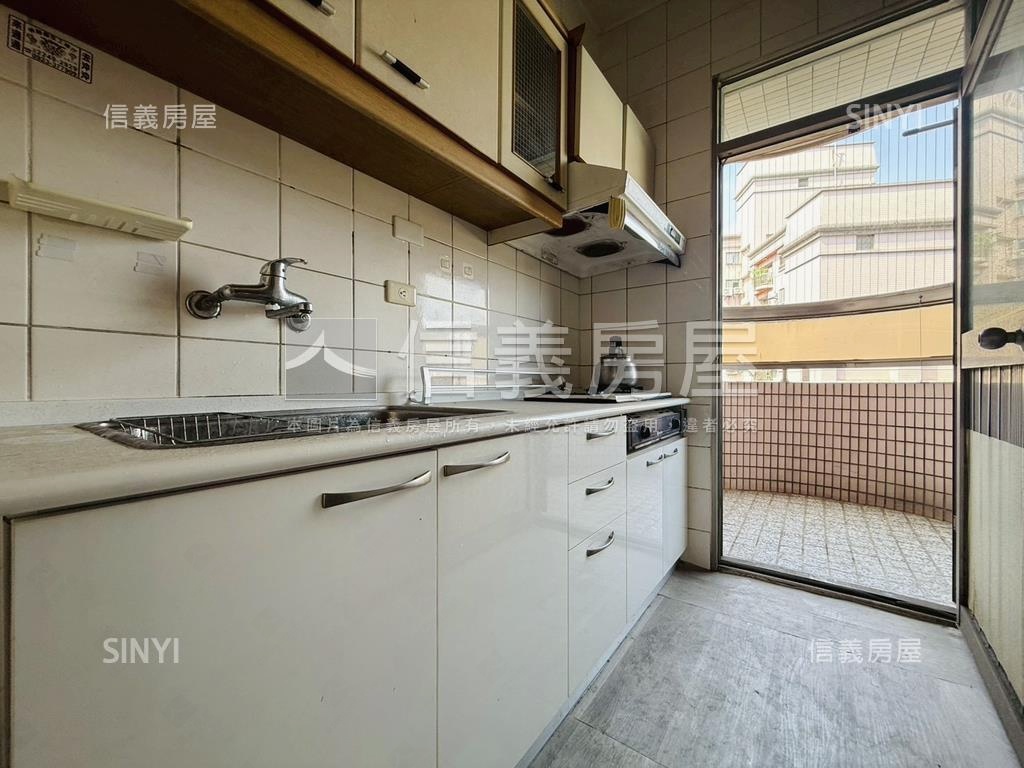 梅川鮮境優美三房平車房屋室內格局與周邊環境