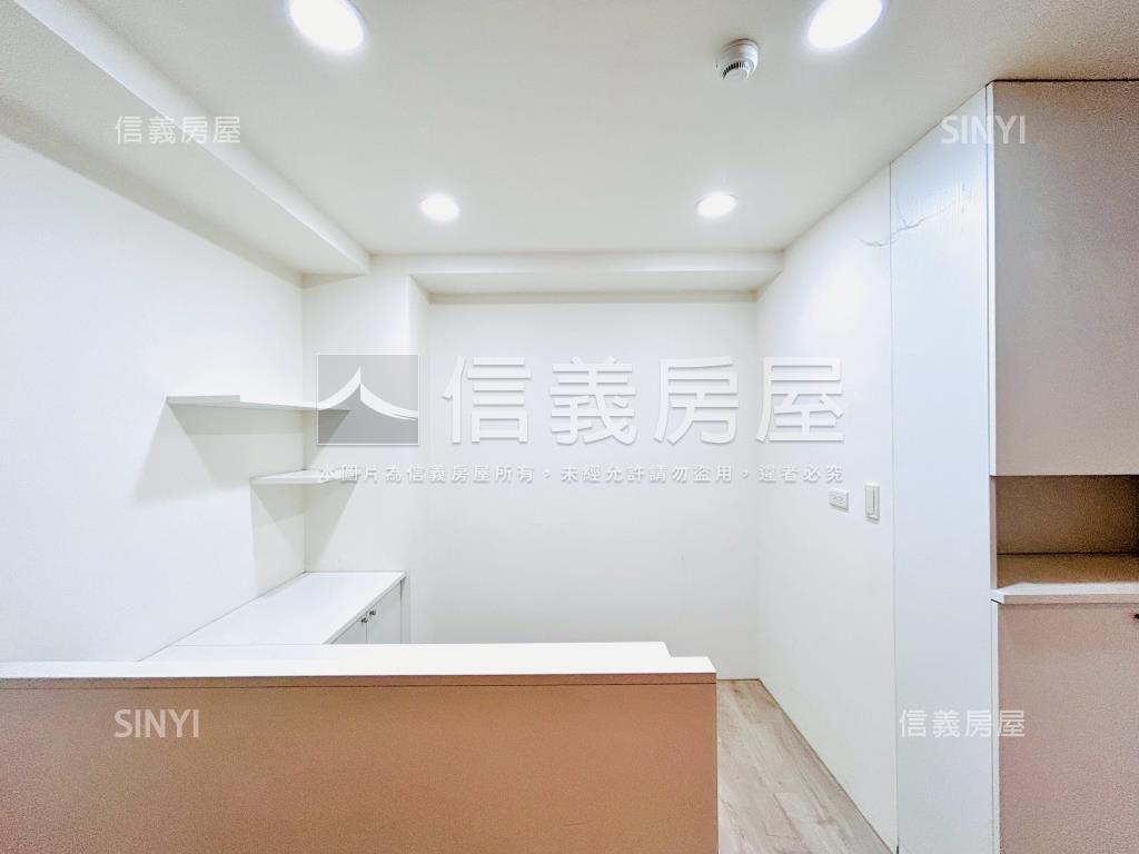 專任青埔英倫花園兩房車位房屋室內格局與周邊環境
