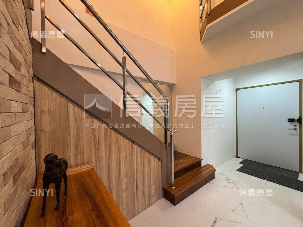 水蓮挑高湖景大戶房屋室內格局與周邊環境
