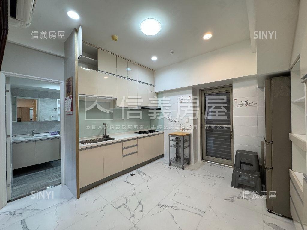 水蓮挑高湖景大戶房屋室內格局與周邊環境
