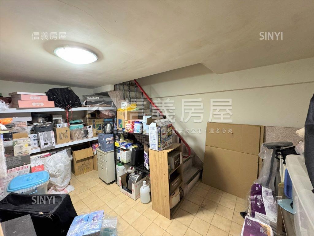 美術館中華正路大地坪透天房屋室內格局與周邊環境