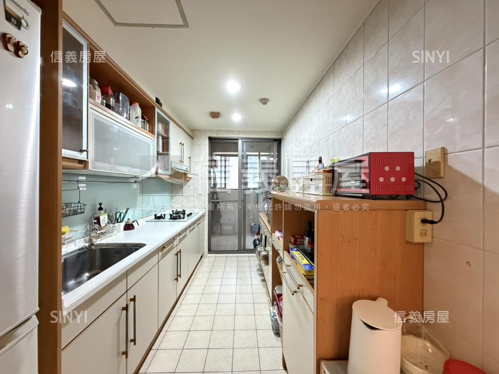 八期近豐樂公園四房平車房屋室內格局與周邊環境