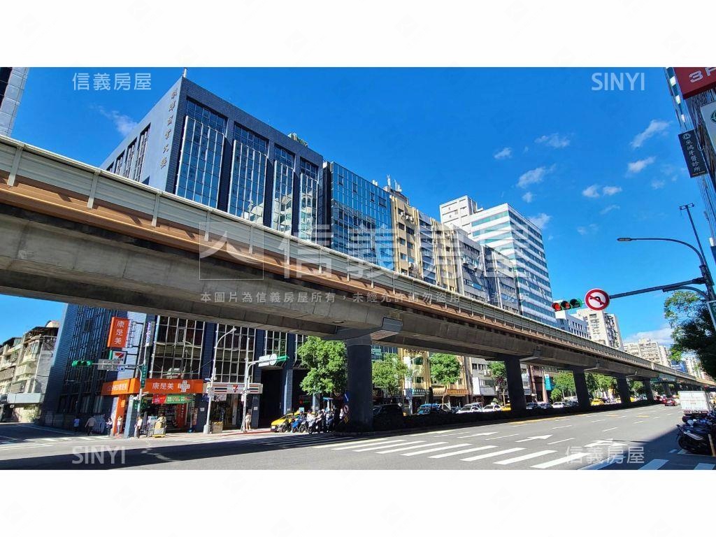 專任明輝百坪雙併純辦房屋室內格局與周邊環境