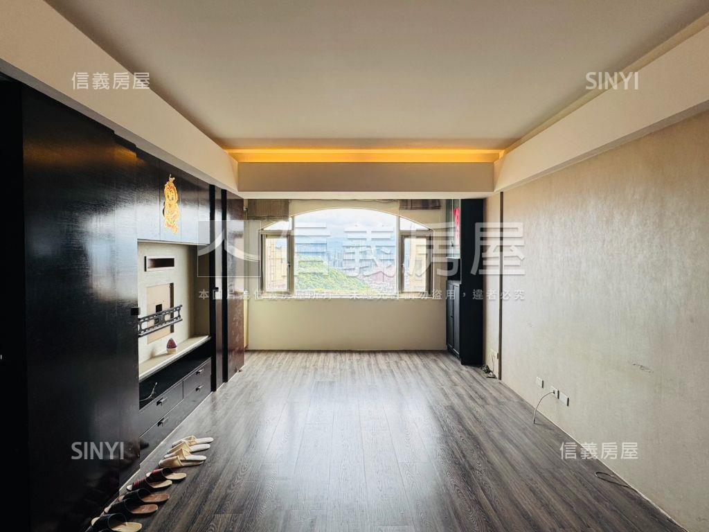 國宅高樓景觀電梯三房房屋室內格局與周邊環境