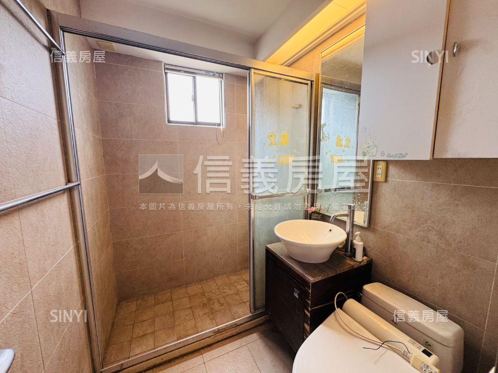 國宅高樓景觀電梯三房房屋室內格局與周邊環境