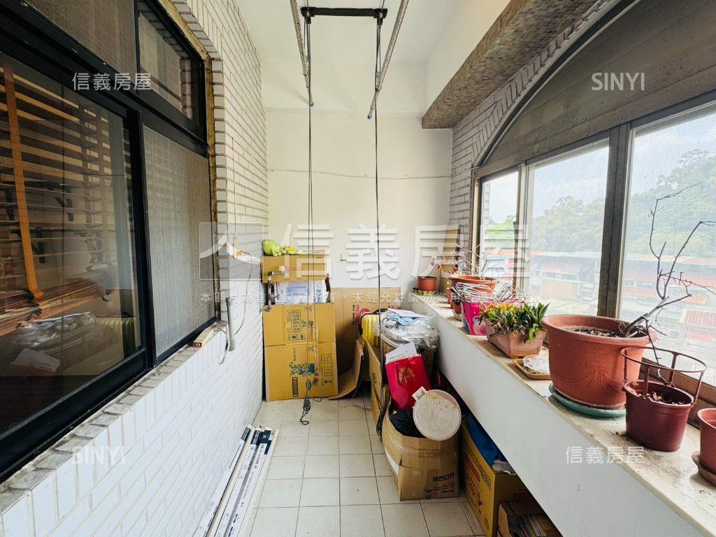 國宅高樓景觀電梯三房房屋室內格局與周邊環境