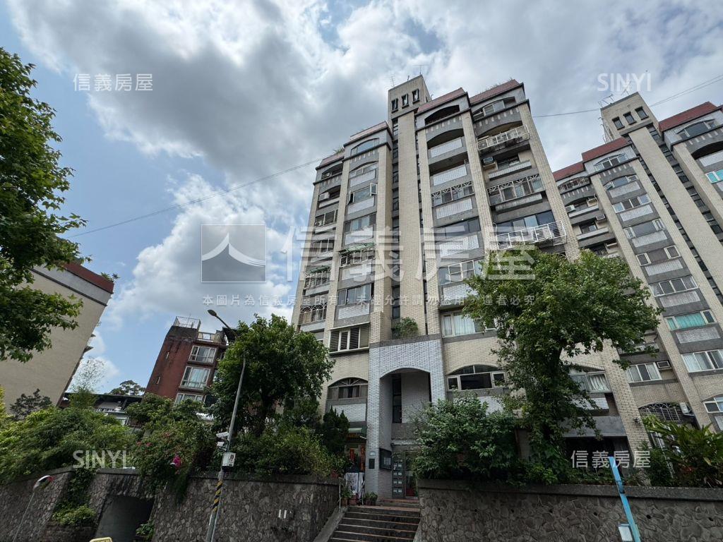 國宅高樓景觀電梯三房房屋室內格局與周邊環境