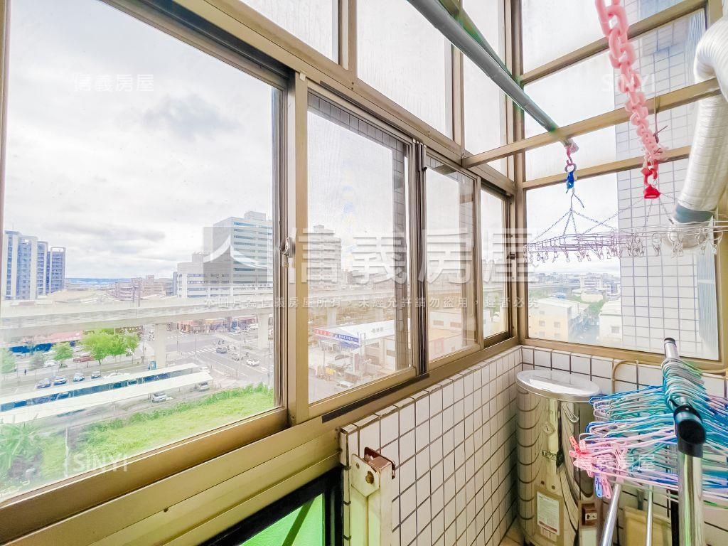 棒！近車站挑高美宅附車位房屋室內格局與周邊環境