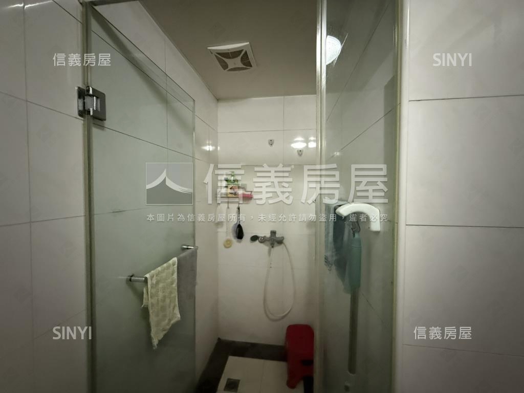 凡登精美二房車位房屋室內格局與周邊環境