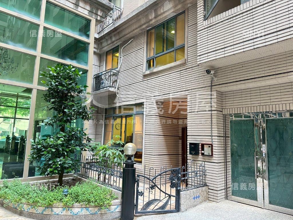 鼎藏光明１樓大空間可看屋房屋室內格局與周邊環境