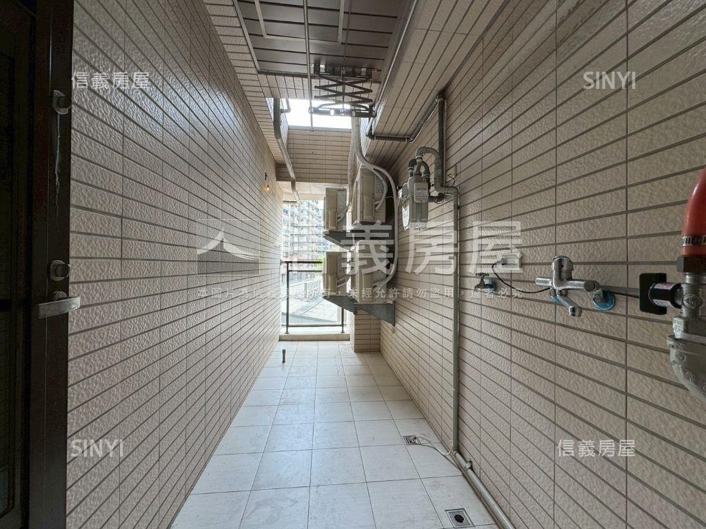 近中山醫三房平車露臺戶房屋室內格局與周邊環境
