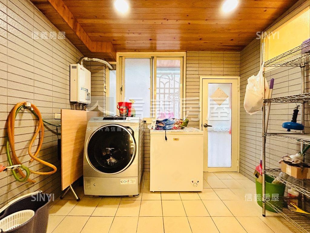 我家住在民族路上的二樓房屋室內格局與周邊環境